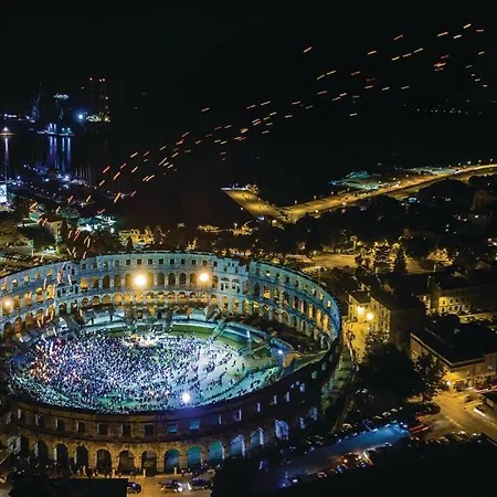 Stin Vista Appartamento Pola