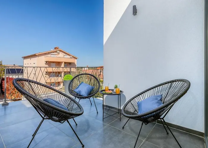 Апартаменти Sea Mare Stin Vista *
